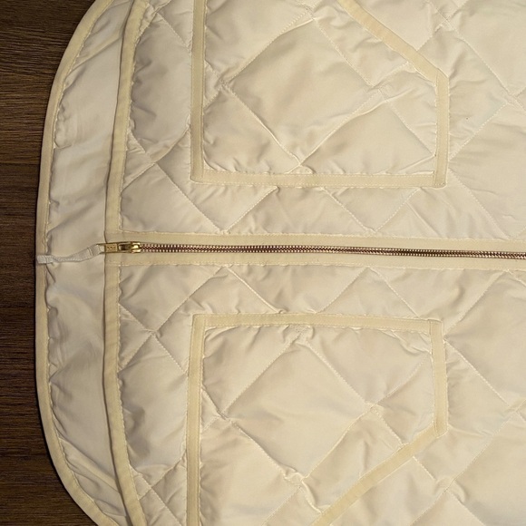 Quilted Puffer Vest by J Crew. Cream. Size Small. Gold Zipper. EUC - Picture 3 of 7